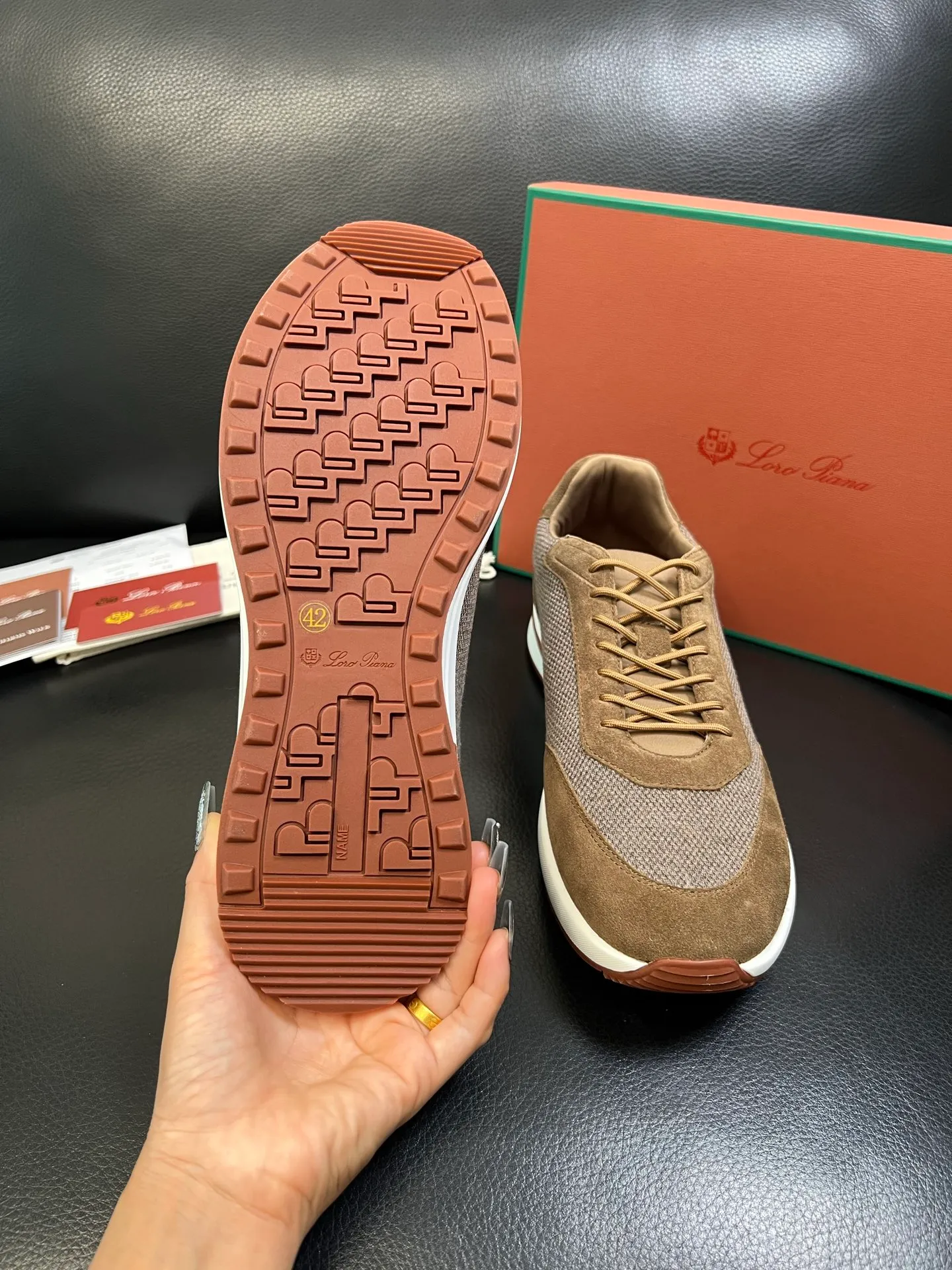 Men's shoes 💰740 Loro Men's shoes 💰iana High-quality top crafts Noyo Piana New product counter synchronized with original factory configuration, uppers imported from Italy cowhide fabric, high-quality splicing technology, soles: original soles specially provided by the original factory, exclusive movable molded soles super comfortable, original factory and single goods, welcome to compare, code number 39-44 (order 38 45 46)